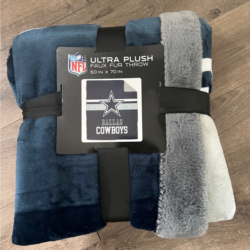 Dallas Cowboys Ultra Plush Faux Fur Throw 60 X 70 New